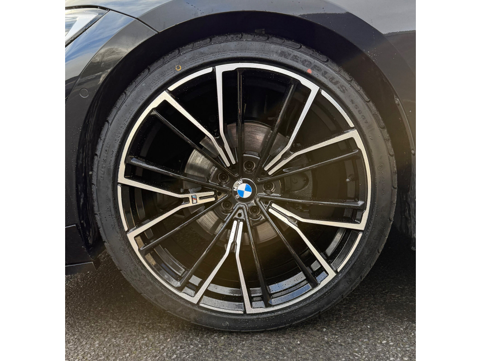 2020 BMW 3 Series - image 8