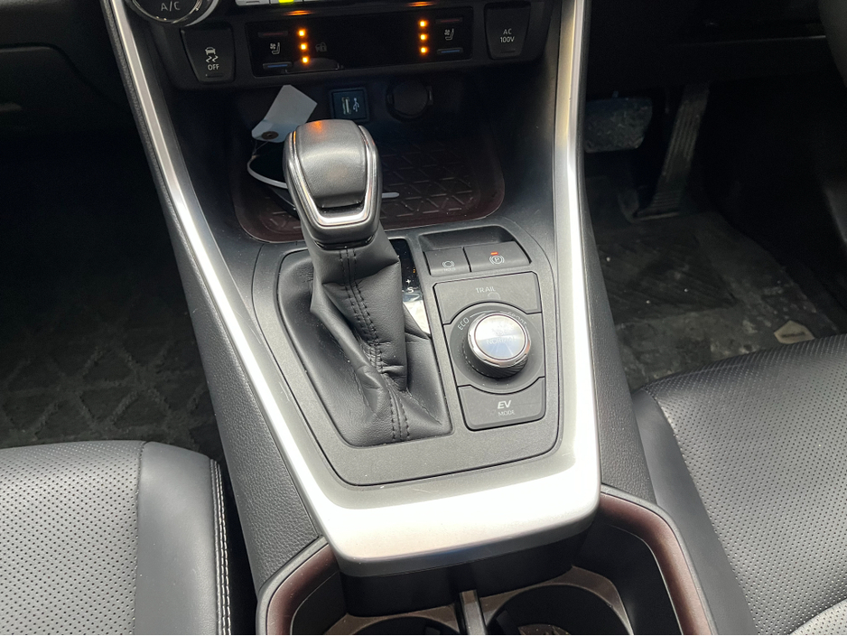 2023 Toyota Rav4 - image 21