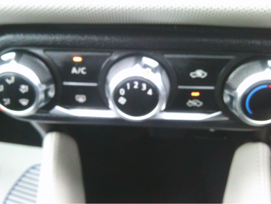 2018 Nissan Micra - image 15