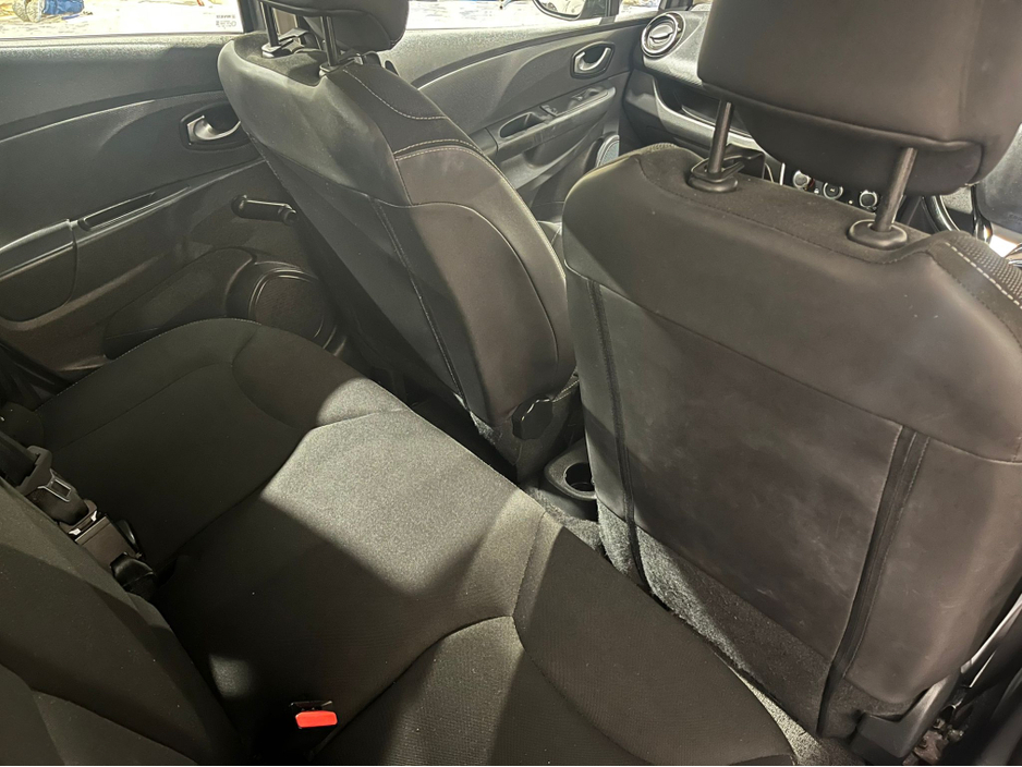 2016 Renault Clio - image 15