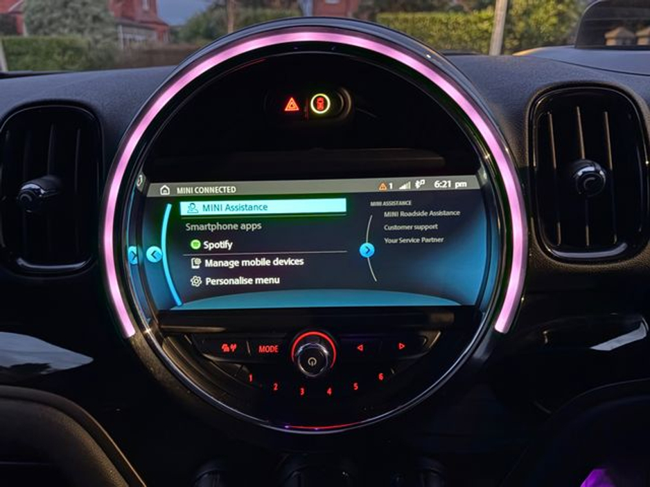 2017 MINI Hatch - image 25