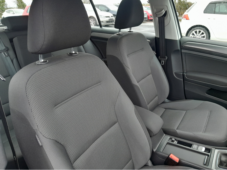 2017 Volkswagen Golf - image 28