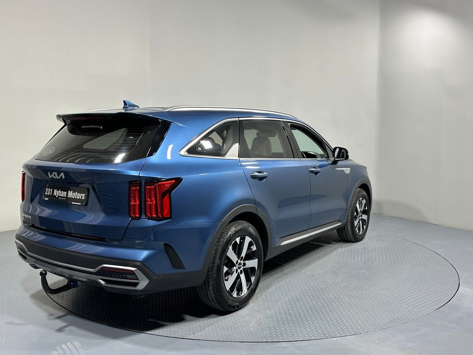 2023 Kia Sorento - image 7