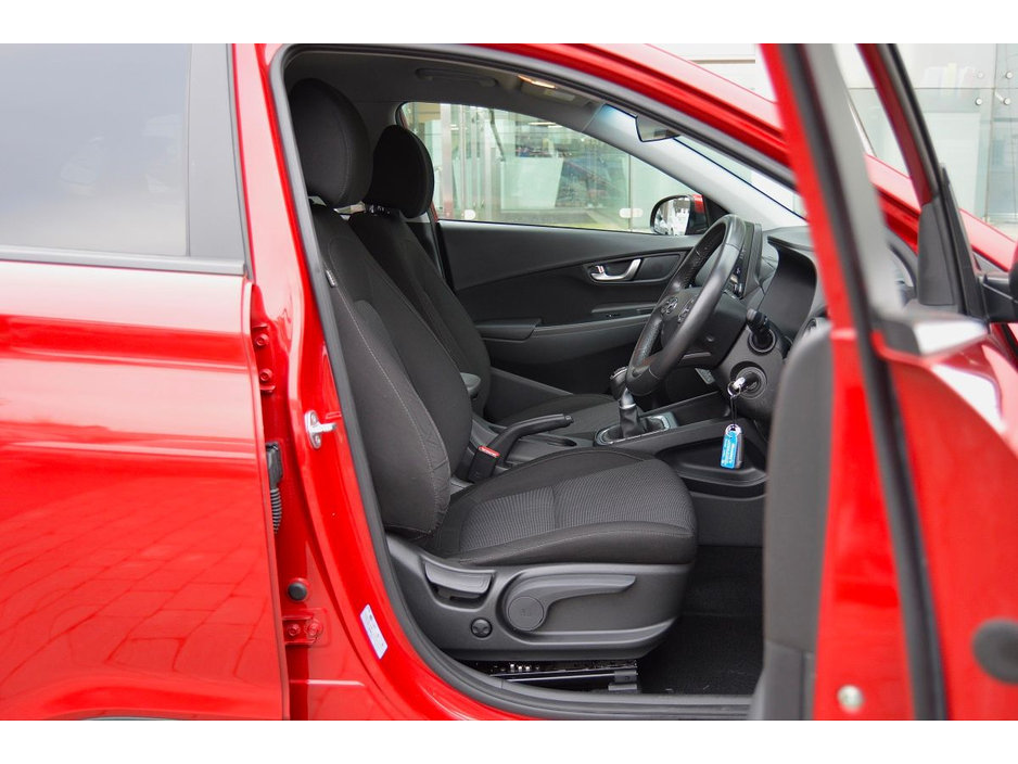 2022 Hyundai Kona - image 8