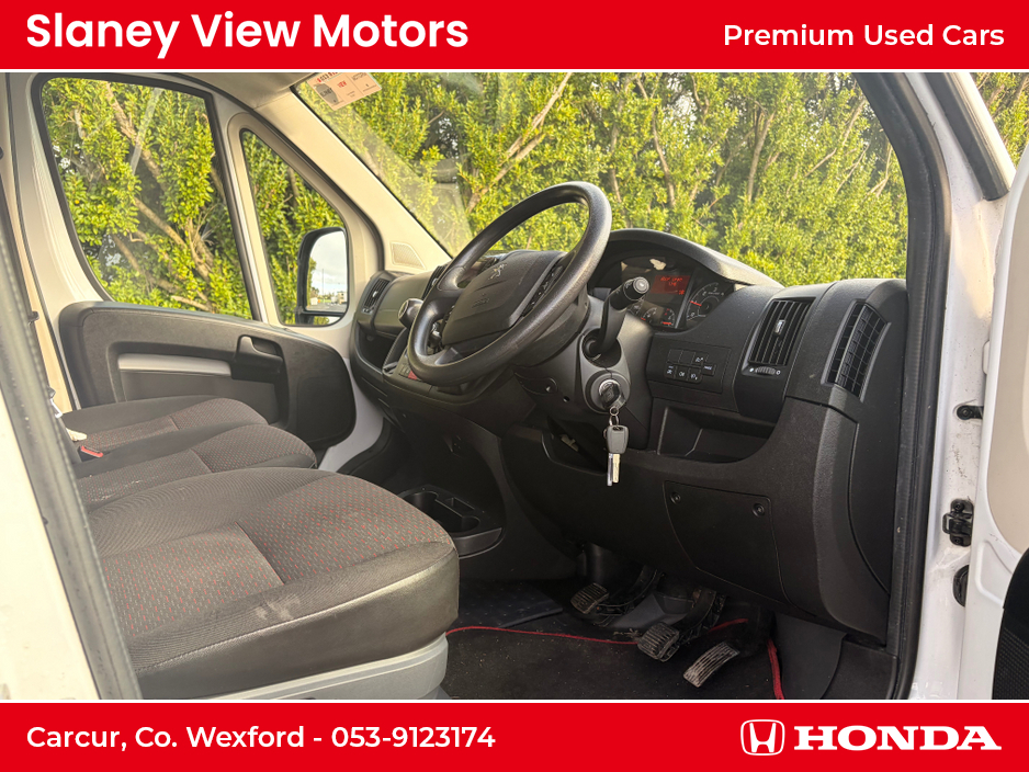 2022 Peugeot Boxer - image 5