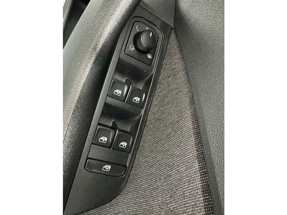 2022 Skoda Scala - image 12