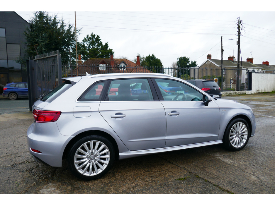 2018 Audi A3 - image 3