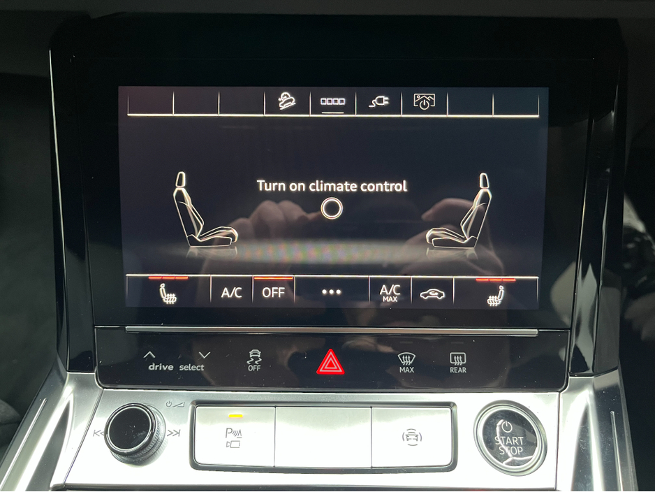 2023 Audi Q8 - image 30