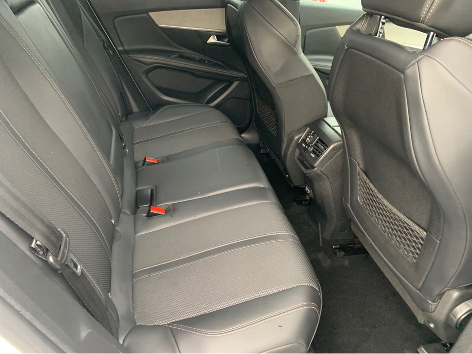 2023 Peugeot 3008 - image 14