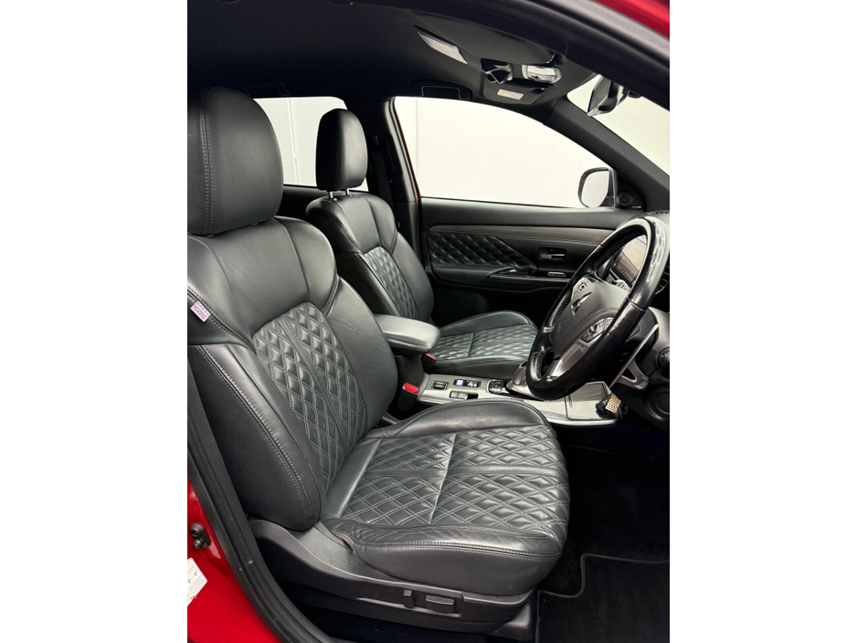 2018 Mitsubishi Outlander 2.4L Plug-in EV Intense 5 seat €16,950