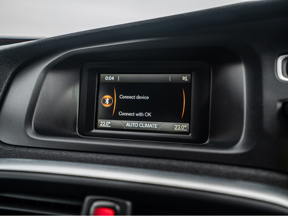 2014 Volvo V40 2014 Volvo V40 Cross Country Auto/New NCT/Warranty €10,888