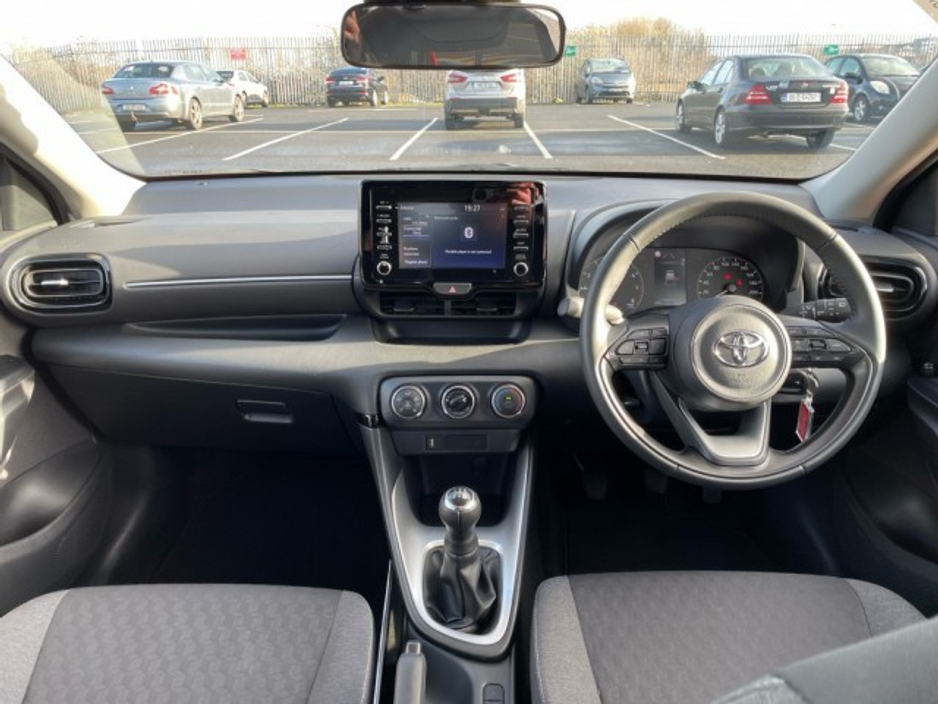 2023 Toyota Yaris - Petrol - New Generation - Luna Edition - 1.0 - 5dr - Manual - Only 23,236kms - EUR 200 Tax // Front Electric Windows // Rear Electric Windows // USB Connection // Apple Carplay // Android Auto €22,795