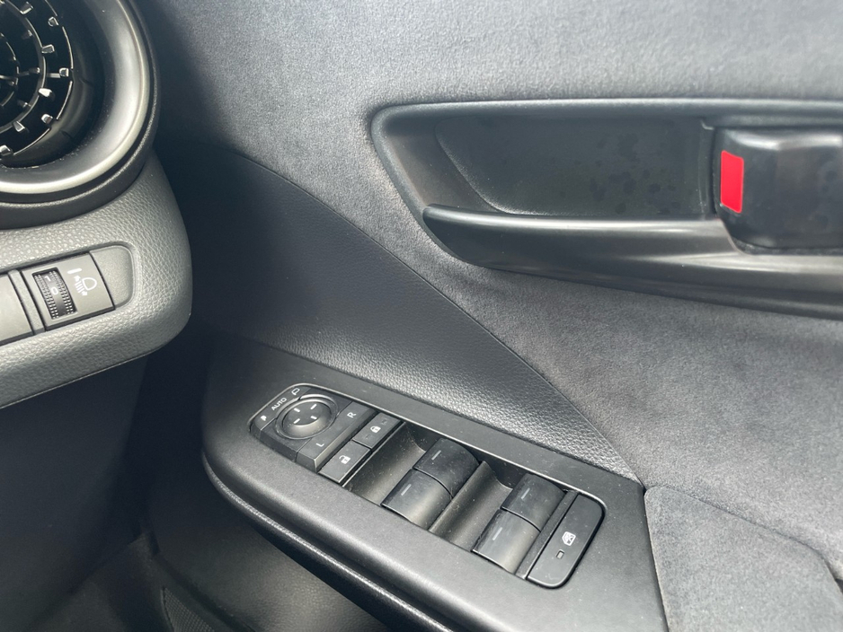 2024 Toyota C-HR - image 19