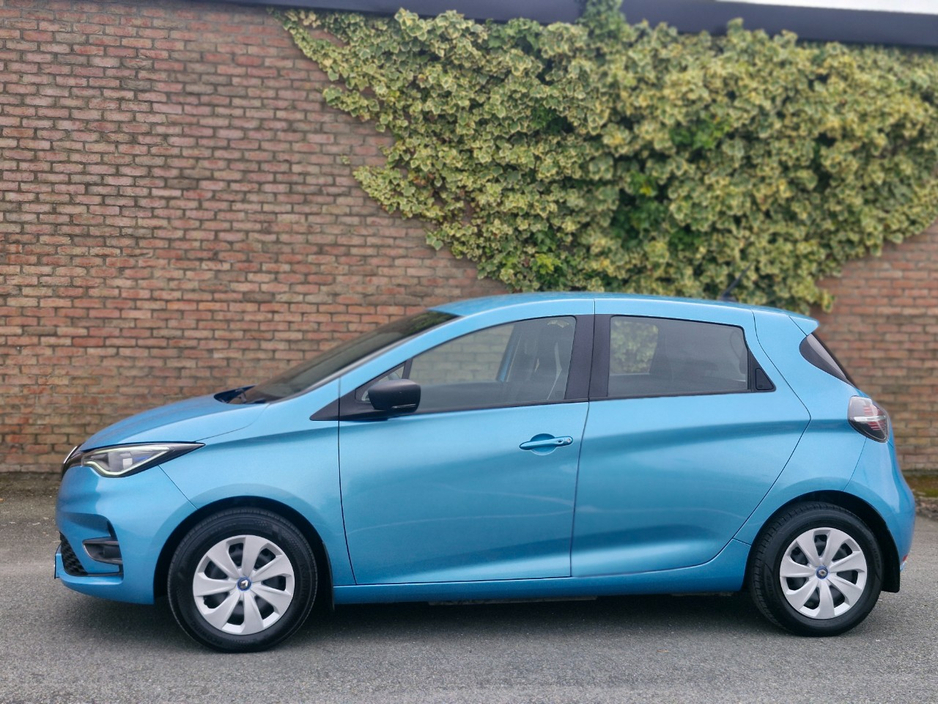 2020 Renault Zoe - image 5