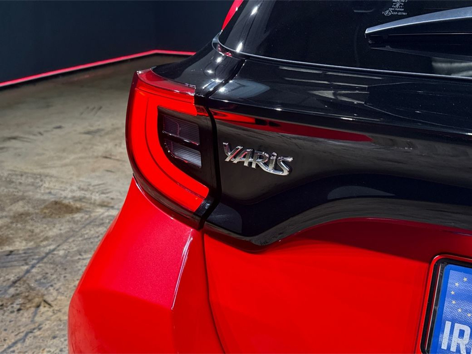 2025 Toyota Yaris - image 11