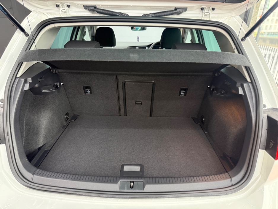 2018 Volkswagen Golf - image 21