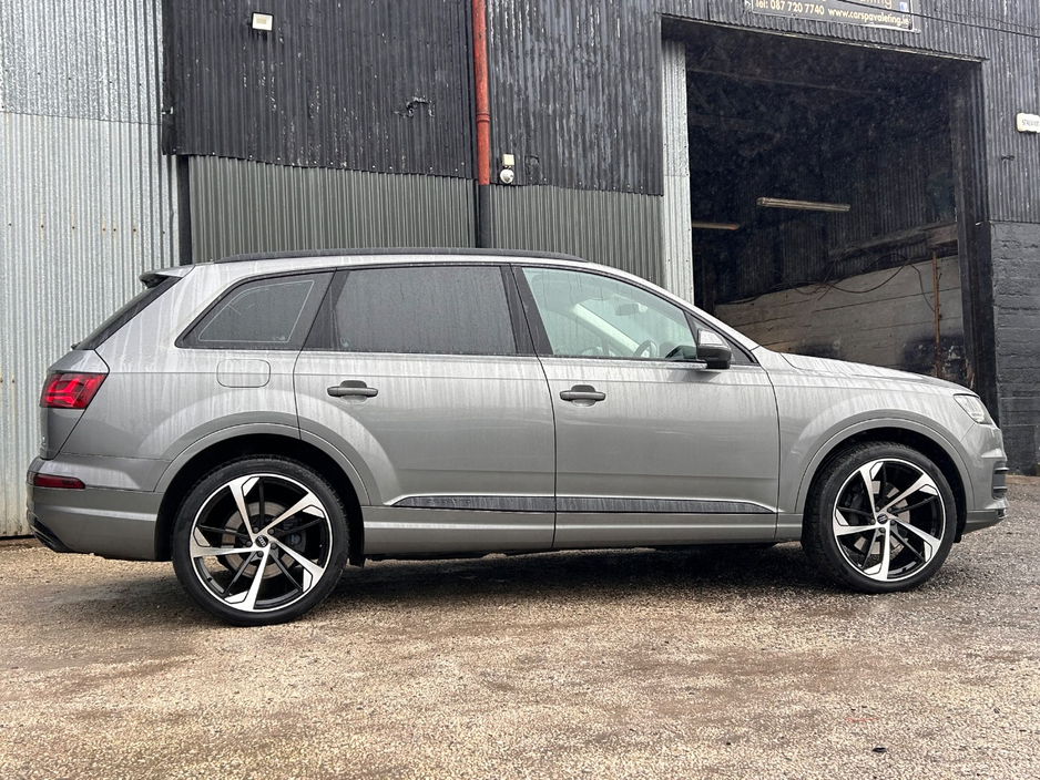 2015 Audi Q7 - image 3