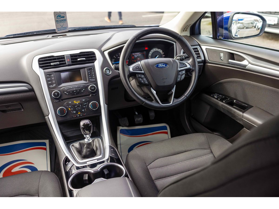 2017 Ford Mondeo - image 18