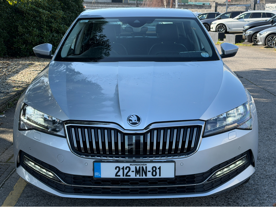 2021 Skoda Superb - image 4