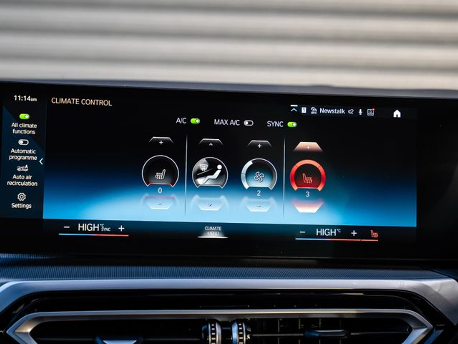 2022 BMW 3 Series - image 10