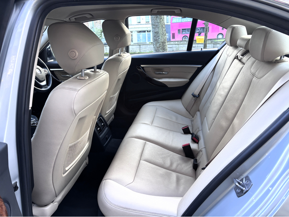 2016 BMW 3 Series 330e LUXURY SALOON €19,950