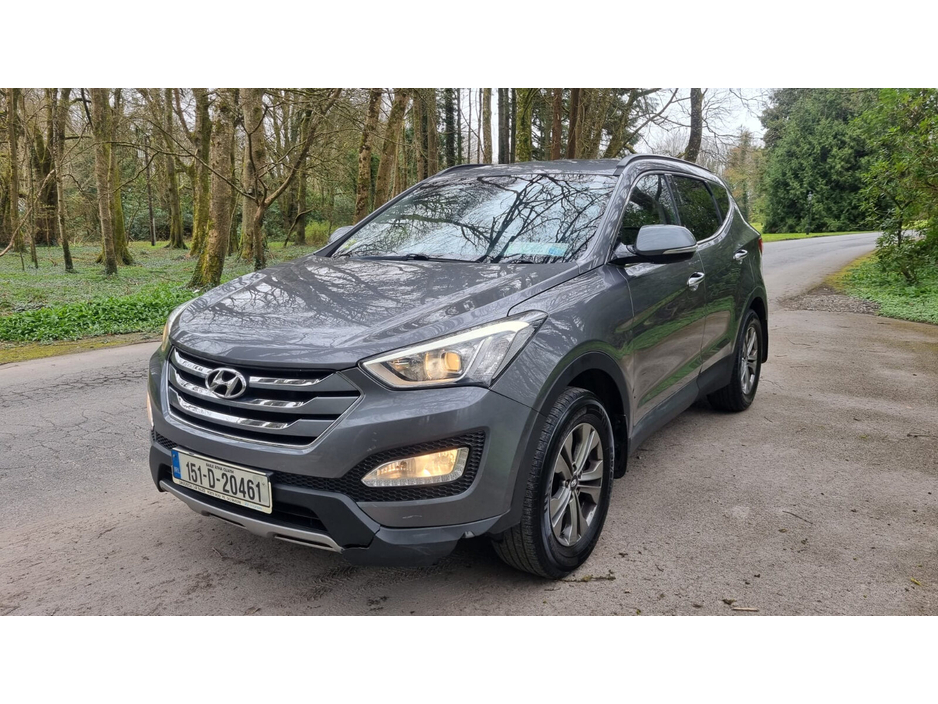 2015 Hyundai Santa Fe - image 3