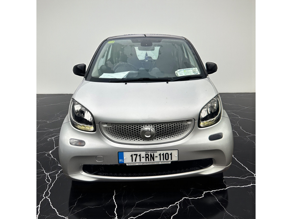2017 Smart Fortwo - image 11