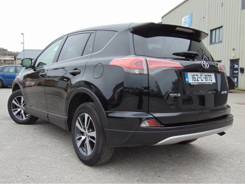 2016 Toyota Rav4 - image 6