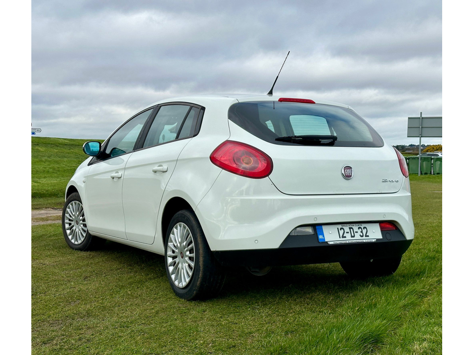 2012 Fiat Bravo - image 8