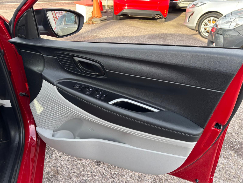 2022 Hyundai i20 - image 9