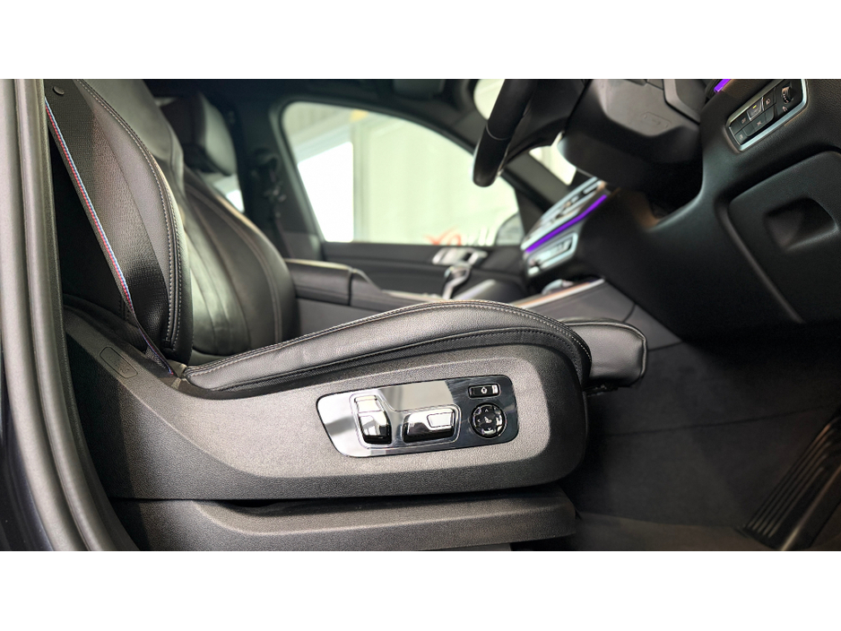 2022 BMW X5 - image 4