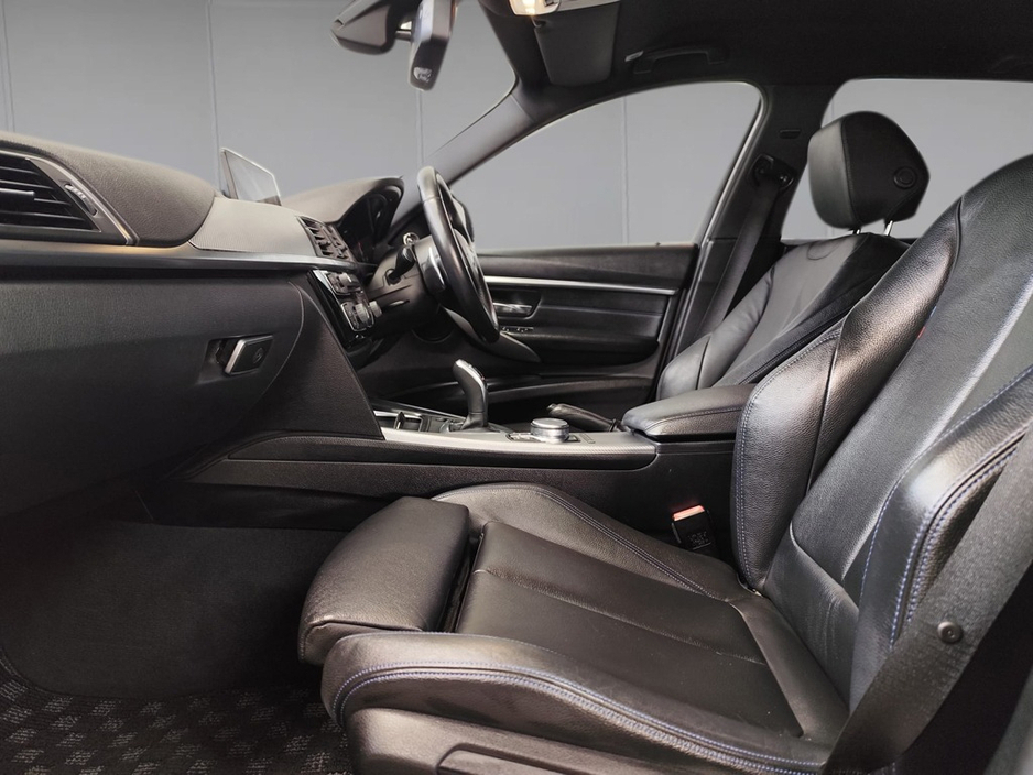 2018 BMW 3 Series - image 6