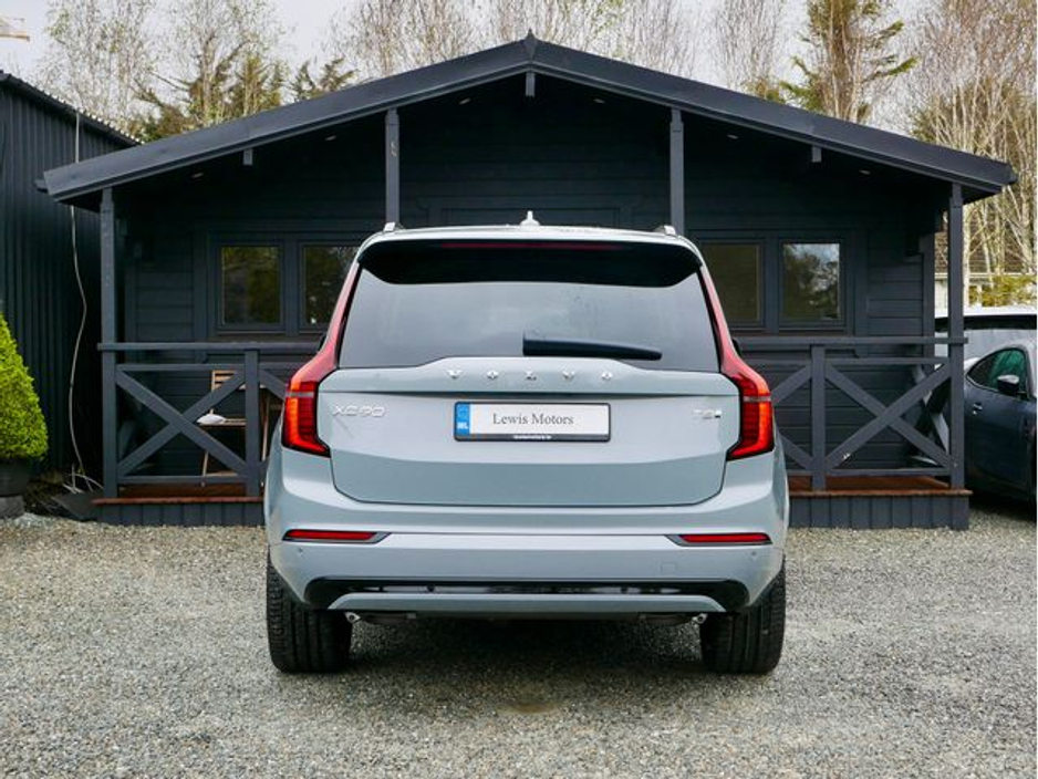 2026 Volvo XC90 - image 5