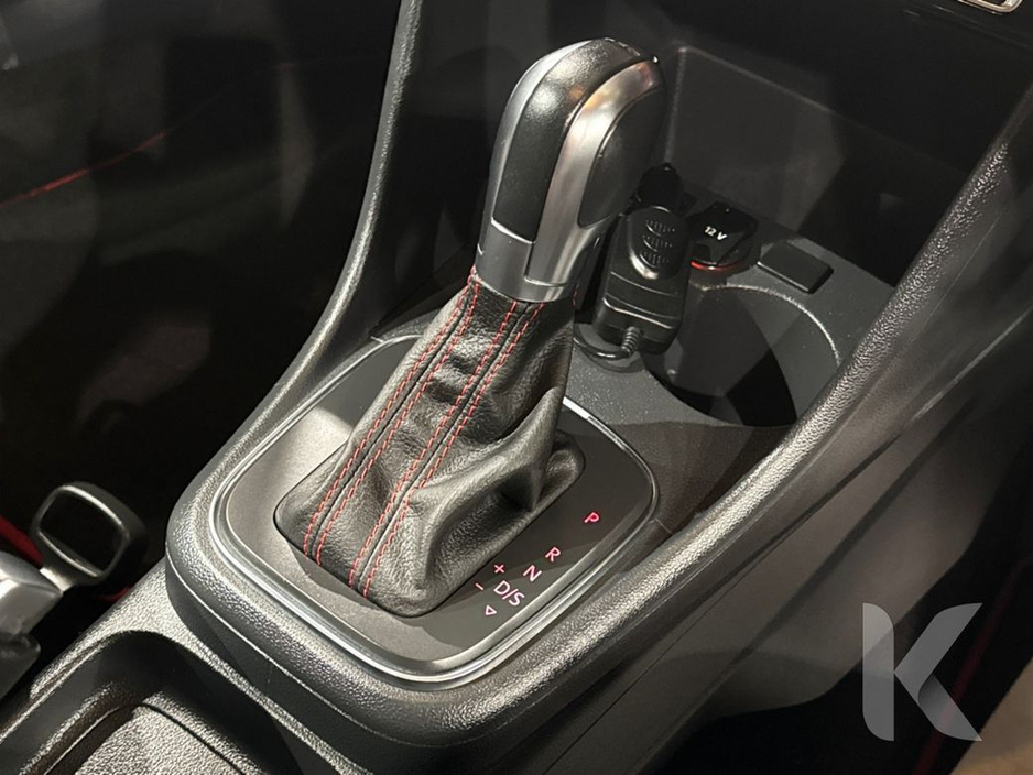 2015 Volkswagen Polo - image 18