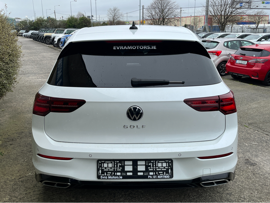 2022 Volkswagen Golf - image 7