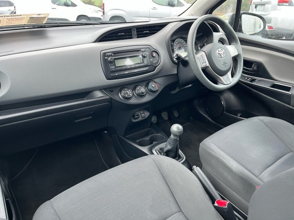 2015 Toyota Yaris YARIS 1.0 5DR TERRA MC €9,950