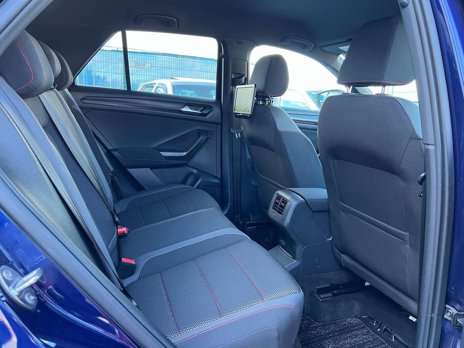 2020 Volkswagen T-Roc - image 8