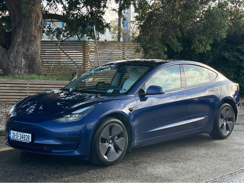 2021 Tesla Model 3 - image 4