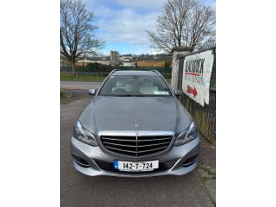 2014 Mercedes-Benz E Class - image 2