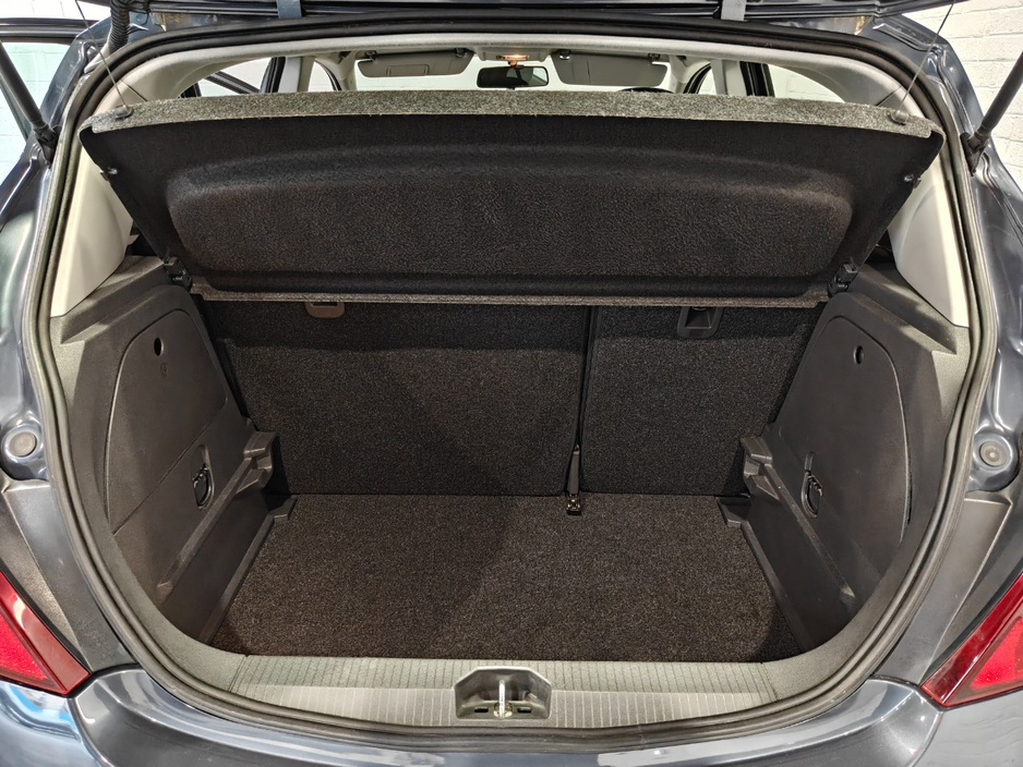 2011 Opel Corsa - image 25