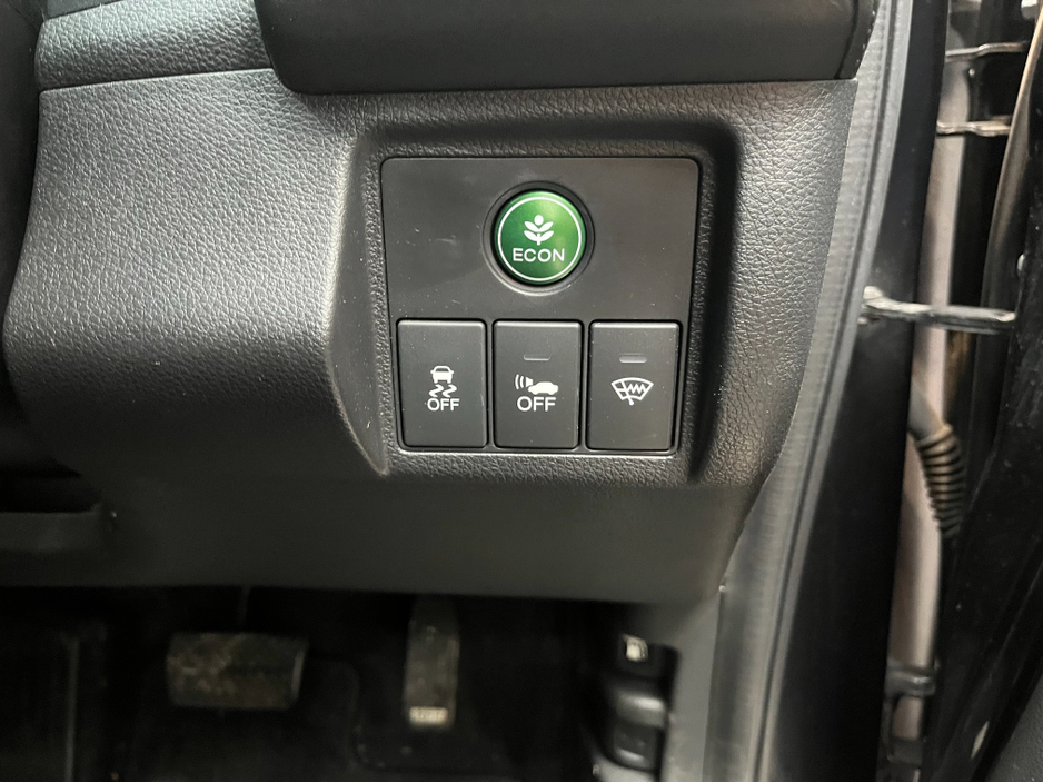 2015 Honda Vezel - image 12