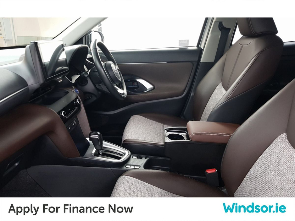 2020 Toyota Yaris Cross - image 4