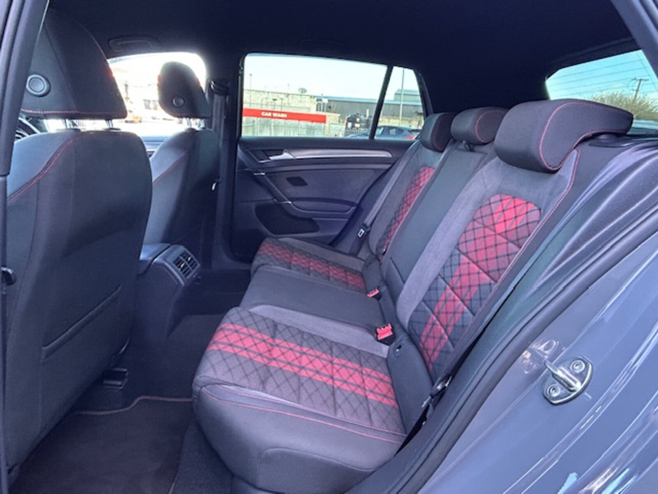 2019 Volkswagen Golf - image 17