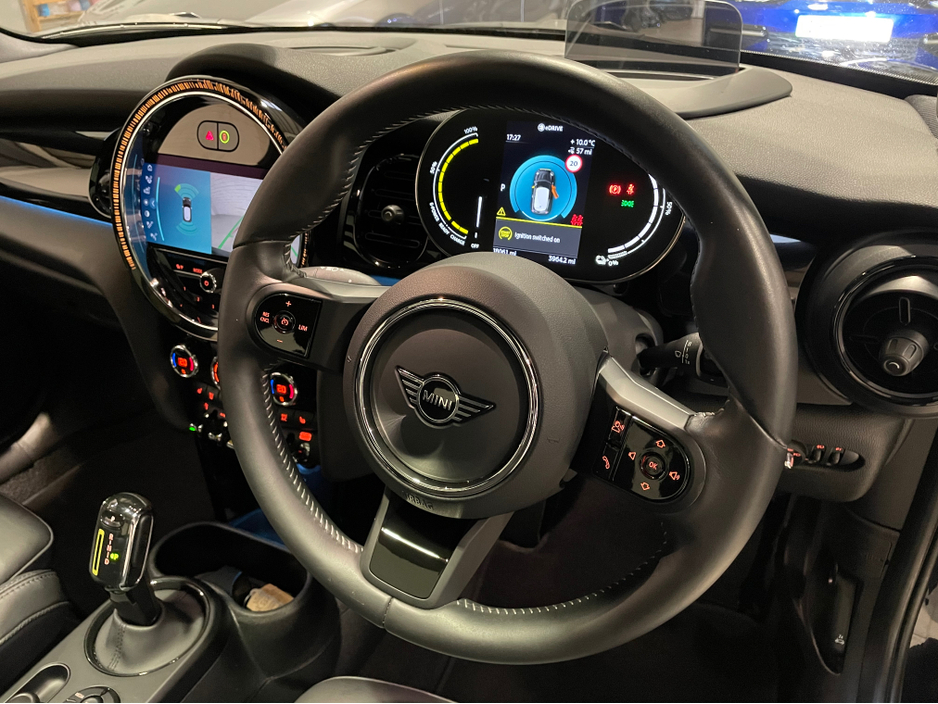 2023 MINI Cooper S - image 21
