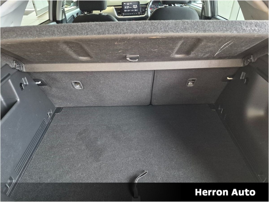 2023 Kia Stonic - image 11