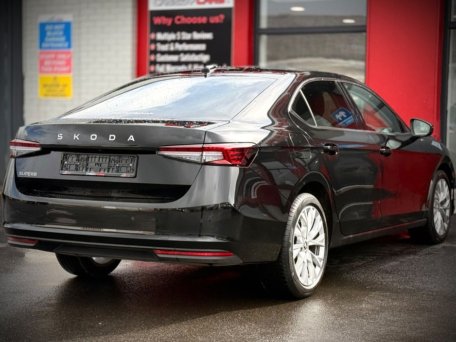 2025 Skoda Superb - image 6