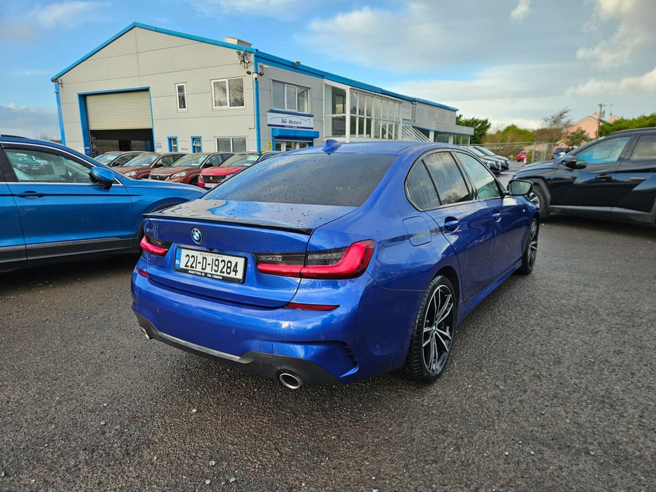 2022 BMW 3 Series - image 6