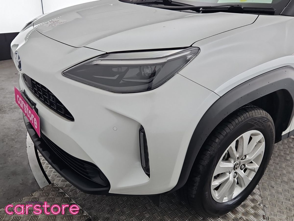 2023 Toyota Yaris Cross - image 17