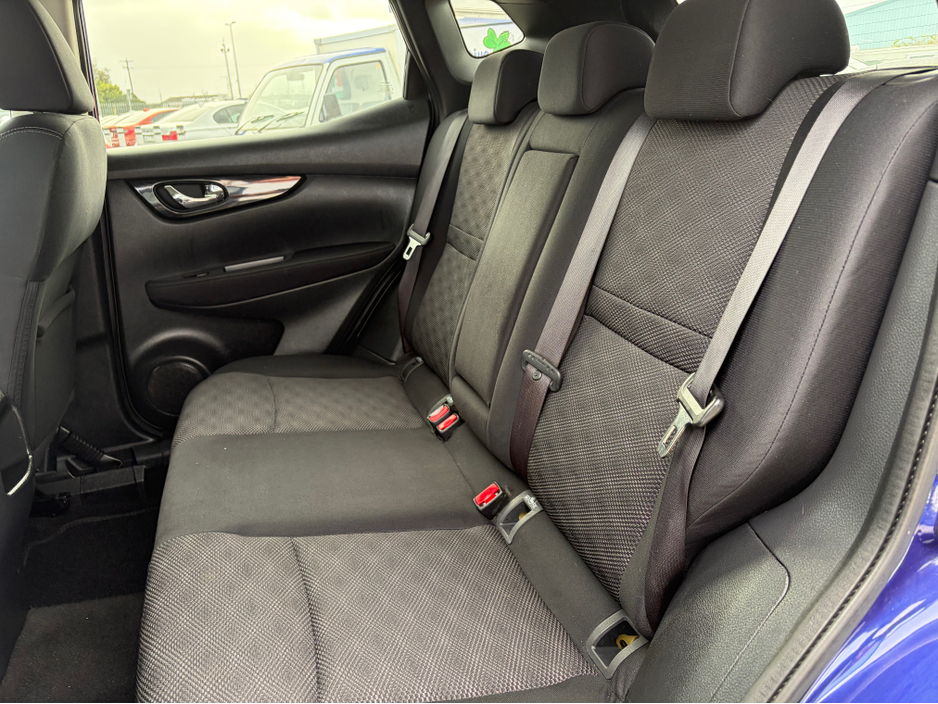 2015 Nissan Qashqai - image 9