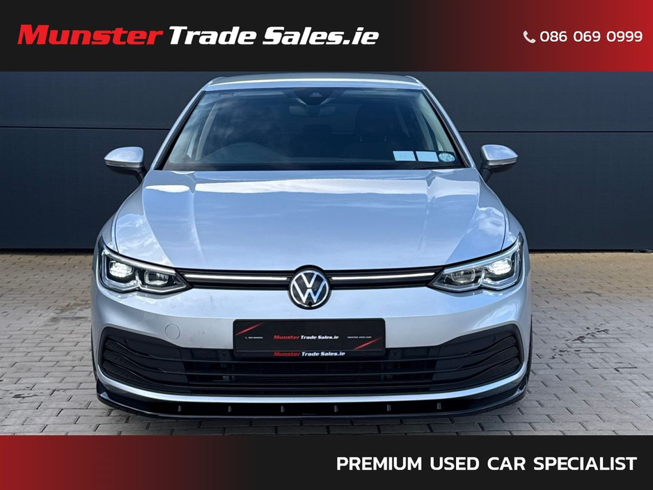 2023 Volkswagen Golf - image 2